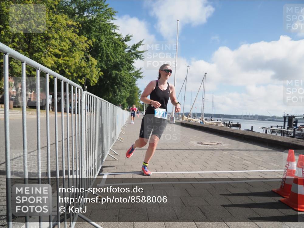 17.08.2025 - KN Förde Triathlon 2025 KatJ http://msf.ph/oto/8588006 17.08.2025 10:13:45 Laufen 137, 221 meine-sportfotos.de