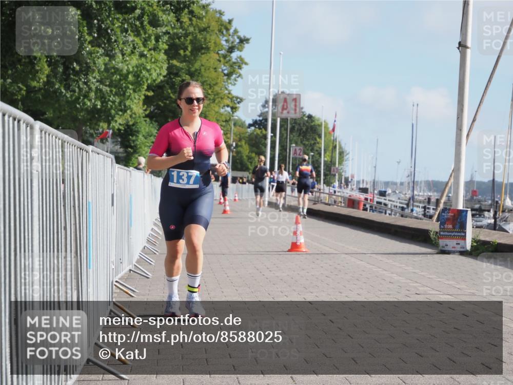 17.08.2025 - KN Förde Triathlon 2025 KatJ http://msf.ph/oto/8588025 17.08.2025 10:13:48 Laufen 137 meine-sportfotos.de