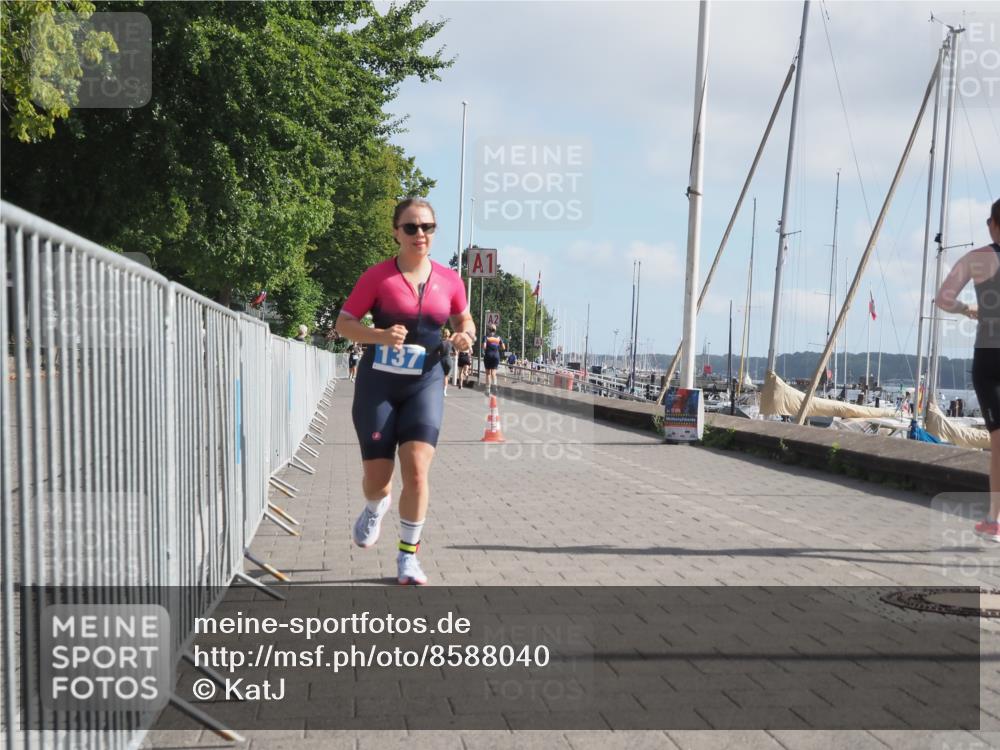 17.08.2025 - KN Förde Triathlon 2025 KatJ http://msf.ph/oto/8588040 17.08.2025 10:13:49 Laufen 137 meine-sportfotos.de