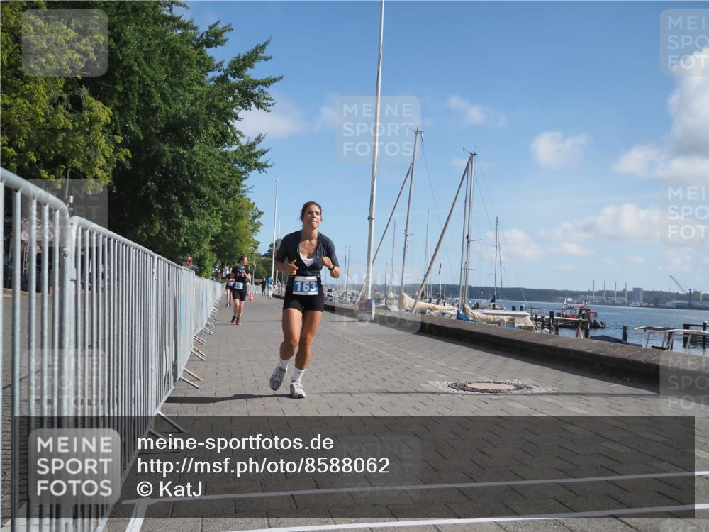 17.08.2025 - KN Förde Triathlon 2025 KatJ http://msf.ph/oto/8588062 17.08.2025 10:38:40 Laufen 163, 176 meine-sportfotos.de