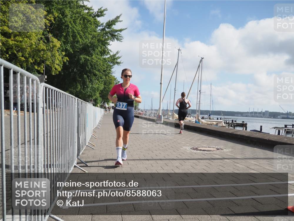 17.08.2025 - KN Förde Triathlon 2025 KatJ http://msf.ph/oto/8588063 17.08.2025 10:13:50 Laufen 137 meine-sportfotos.de