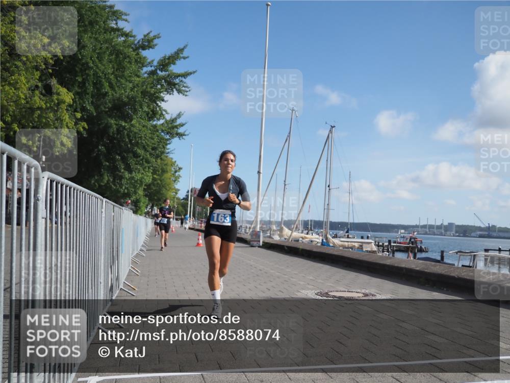 17.08.2025 - KN Förde Triathlon 2025 KatJ http://msf.ph/oto/8588074 17.08.2025 10:38:40 Laufen 163, 176 meine-sportfotos.de