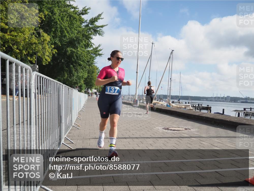 17.08.2025 - KN Förde Triathlon 2025 KatJ http://msf.ph/oto/8588077 17.08.2025 10:13:50 Laufen 137 meine-sportfotos.de