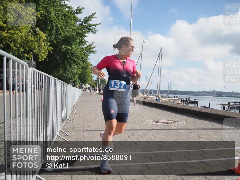 17.08.2025 - KN Förde Triathlon 2025 KatJ http://msf.ph/oto/8588091 17.08.2025 10:13:50 Laufen 137 meine-sportfotos.de