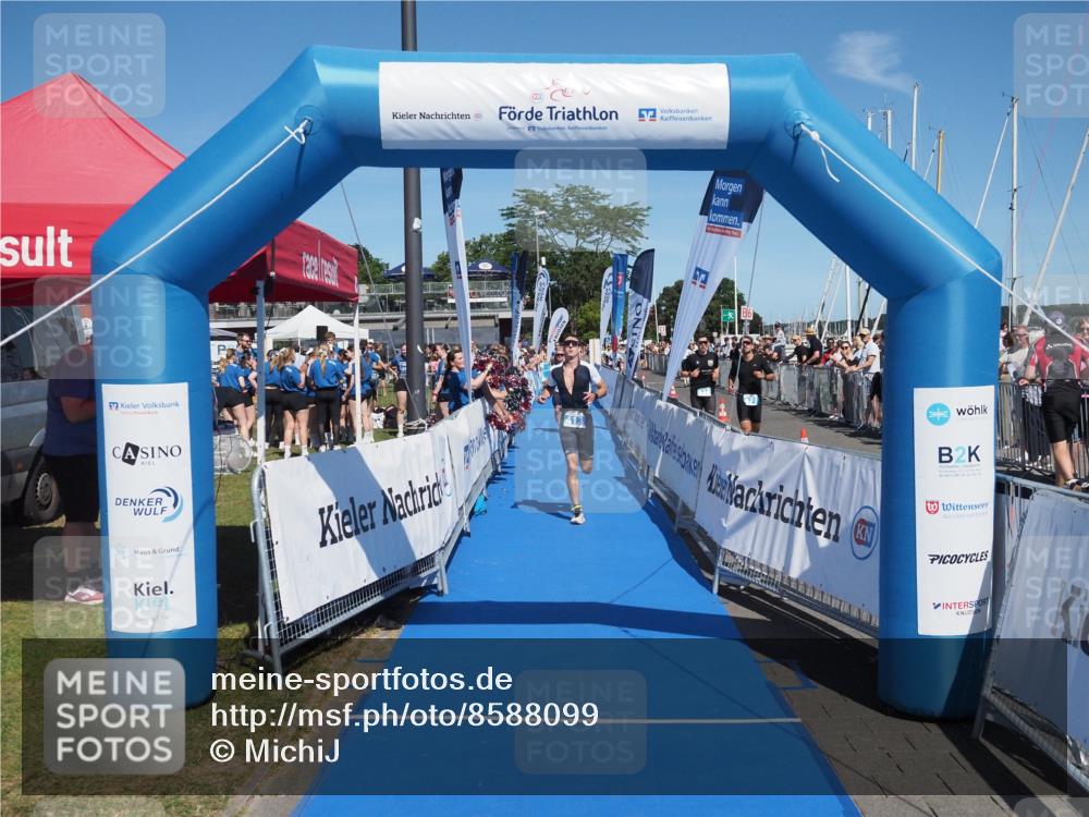 17.08.2025 - KN Förde Triathlon 2025 MichiJ http://msf.ph/oto/8588099 17.08.2025 13:44:20 Laufen 413, 422 meine-sportfotos.de