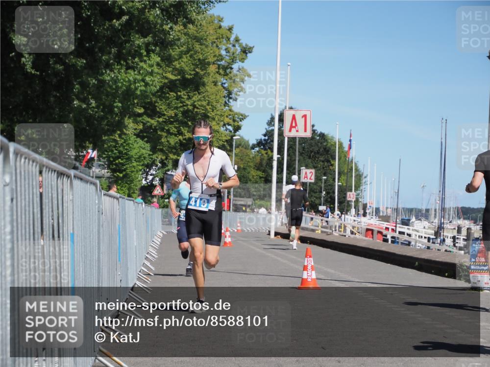 17.08.2025 - KN Förde Triathlon 2025 KatJ http://msf.ph/oto/8588101 17.08.2025 13:31:46 Laufen 419, 422 meine-sportfotos.de