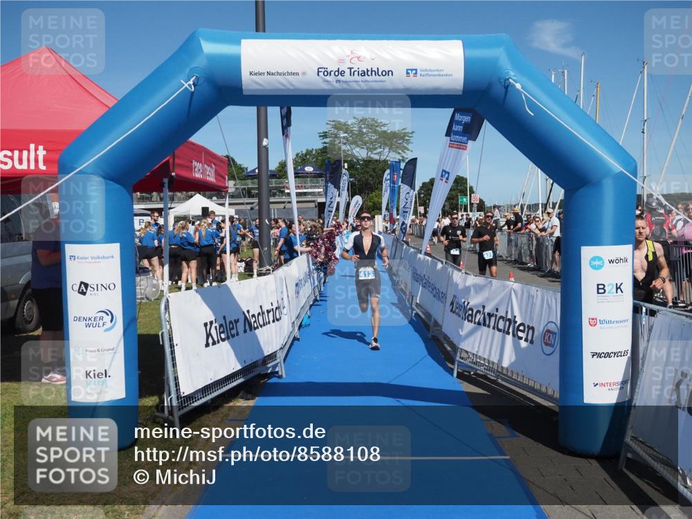 17.08.2025 - KN Förde Triathlon 2025 MichiJ http://msf.ph/oto/8588108 17.08.2025 13:44:21 Laufen 413, 422 meine-sportfotos.de