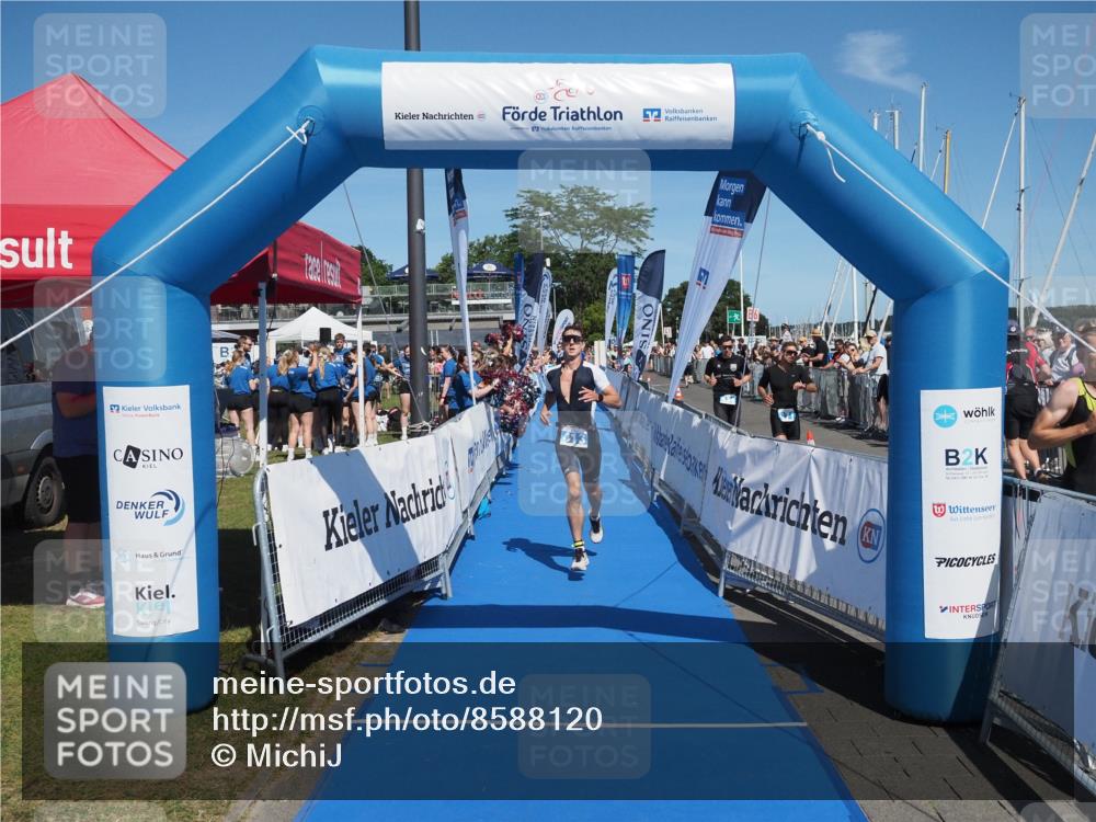 17.08.2025 - KN Förde Triathlon 2025 MichiJ http://msf.ph/oto/8588120 17.08.2025 13:44:21 Laufen 413, 422 meine-sportfotos.de