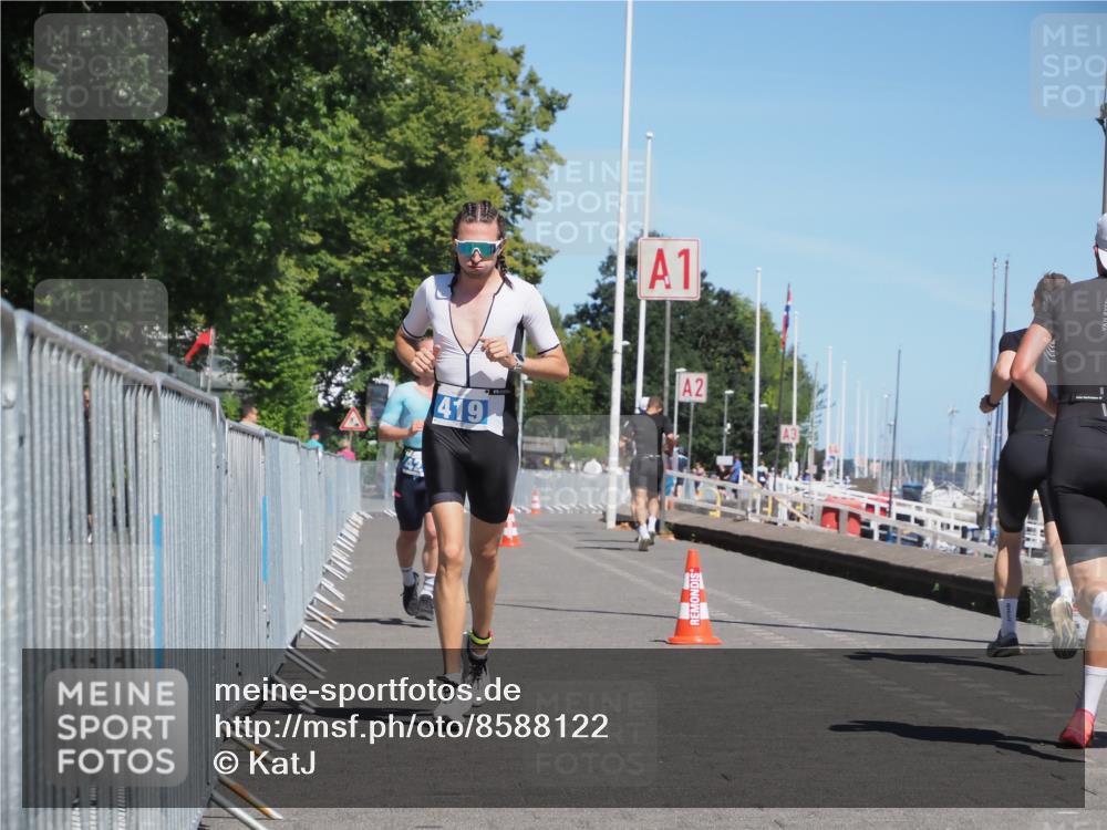 17.08.2025 - KN Förde Triathlon 2025 KatJ http://msf.ph/oto/8588122 17.08.2025 13:31:47 Laufen 419, 422 meine-sportfotos.de