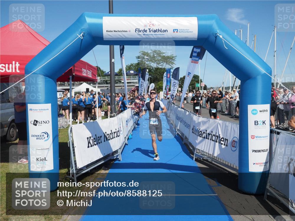 17.08.2025 - KN Förde Triathlon 2025 MichiJ http://msf.ph/oto/8588125 17.08.2025 13:44:21 Laufen 413, 422 meine-sportfotos.de