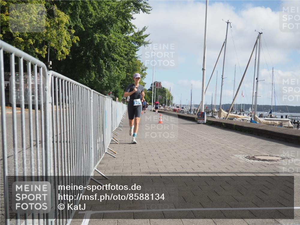 17.08.2025 - KN Förde Triathlon 2025 KatJ http://msf.ph/oto/8588134 17.08.2025 10:14:08 Laufen 145, 254 meine-sportfotos.de