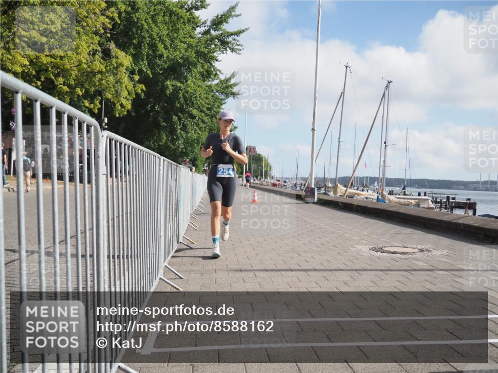 17.08.2025 - KN Förde Triathlon 2025 KatJ http://msf.ph/oto/8588162 17.08.2025 10:14:09 Laufen 145, 254 meine-sportfotos.de