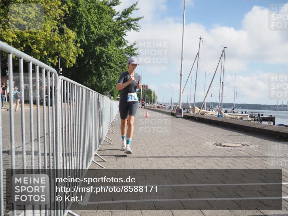 17.08.2025 - KN Förde Triathlon 2025 KatJ http://msf.ph/oto/8588171 17.08.2025 10:14:09 Laufen 145, 254 meine-sportfotos.de