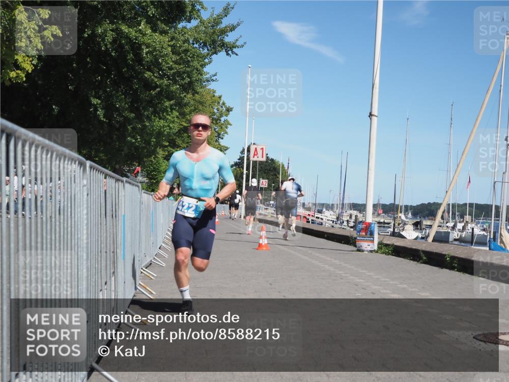 17.08.2025 - KN Förde Triathlon 2025 KatJ http://msf.ph/oto/8588215 17.08.2025 13:31:51 Laufen 419, 422 meine-sportfotos.de