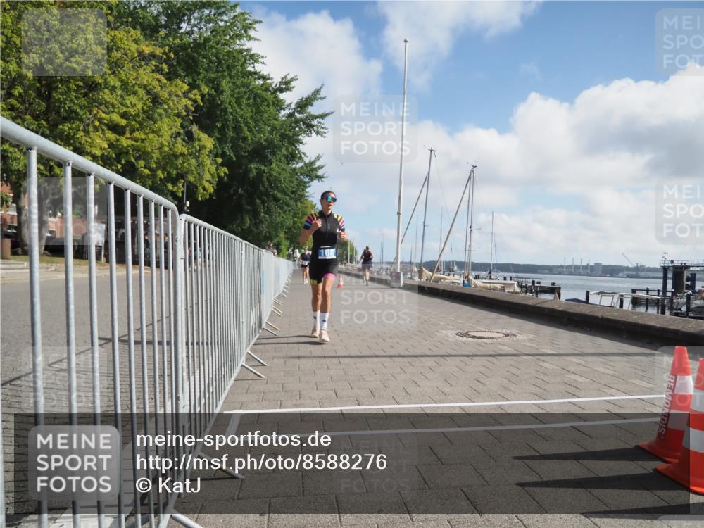 17.08.2025 - KN Förde Triathlon 2025 KatJ http://msf.ph/oto/8588276 17.08.2025 10:14:20 Laufen 166, 202 meine-sportfotos.de
