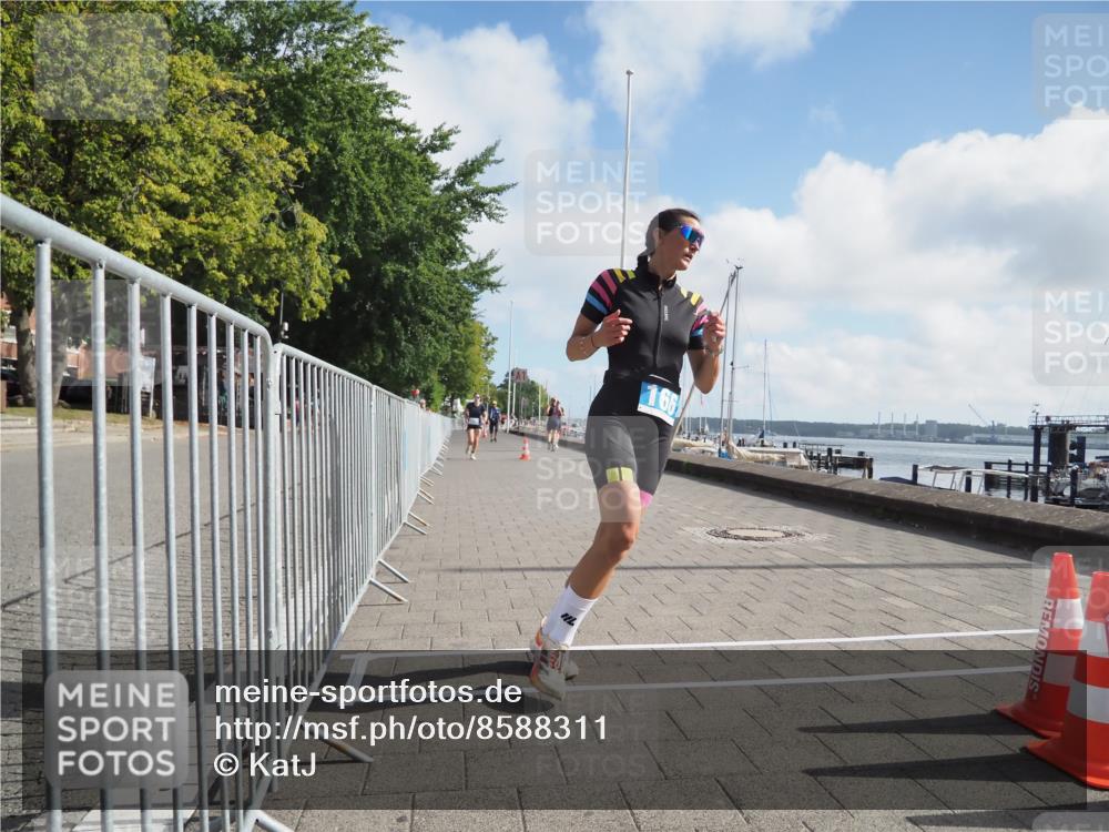 17.08.2025 - KN Förde Triathlon 2025 KatJ http://msf.ph/oto/8588311 17.08.2025 10:14:21 Laufen 166, 202 meine-sportfotos.de