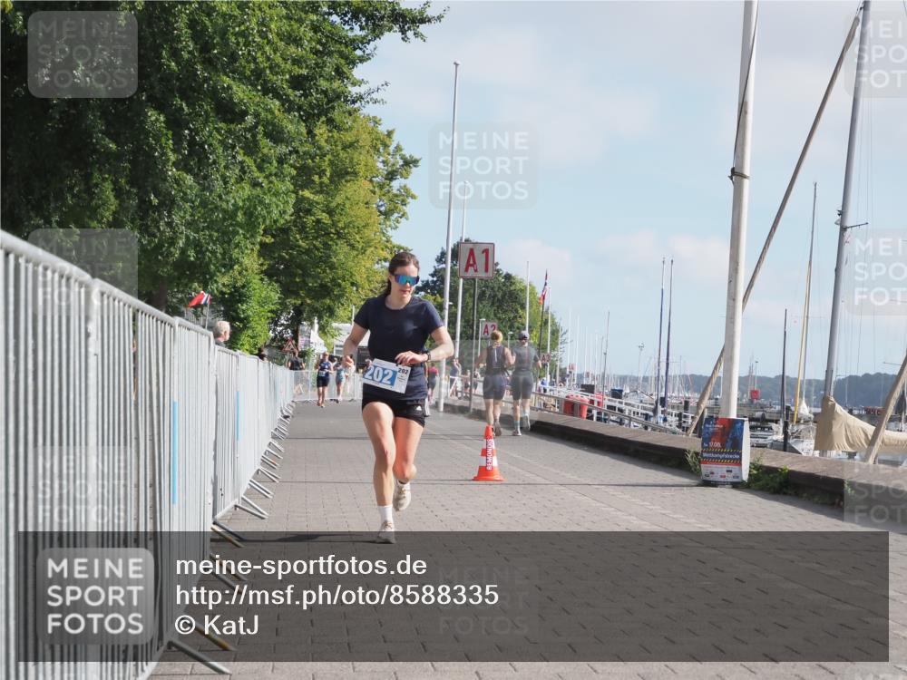 17.08.2025 - KN Förde Triathlon 2025 KatJ http://msf.ph/oto/8588335 17.08.2025 10:14:23 Laufen 166, 202 meine-sportfotos.de