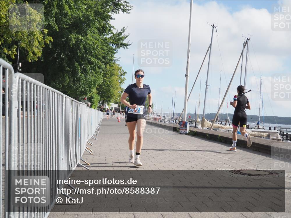 17.08.2025 - KN Förde Triathlon 2025 KatJ http://msf.ph/oto/8588387 17.08.2025 10:14:25 Laufen 202 meine-sportfotos.de