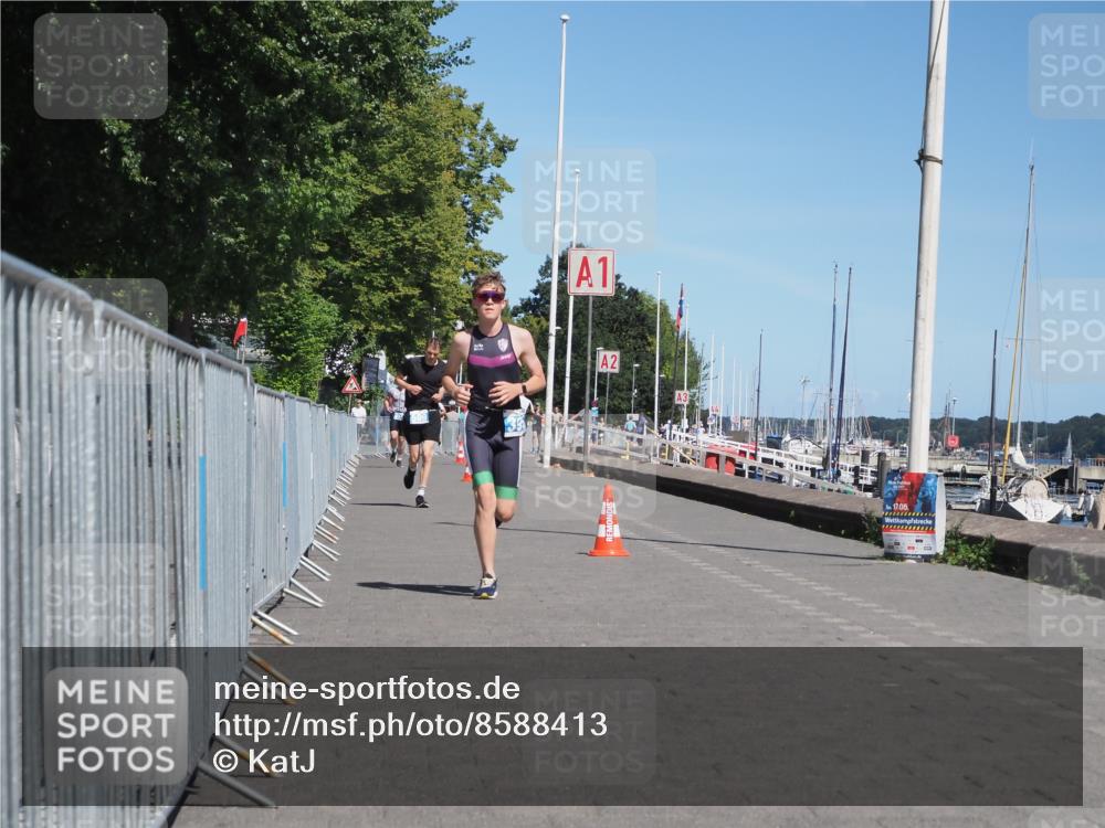 17.08.2025 - KN Förde Triathlon 2025 KatJ http://msf.ph/oto/8588413 17.08.2025 13:32:31 Laufen 395, 509 meine-sportfotos.de