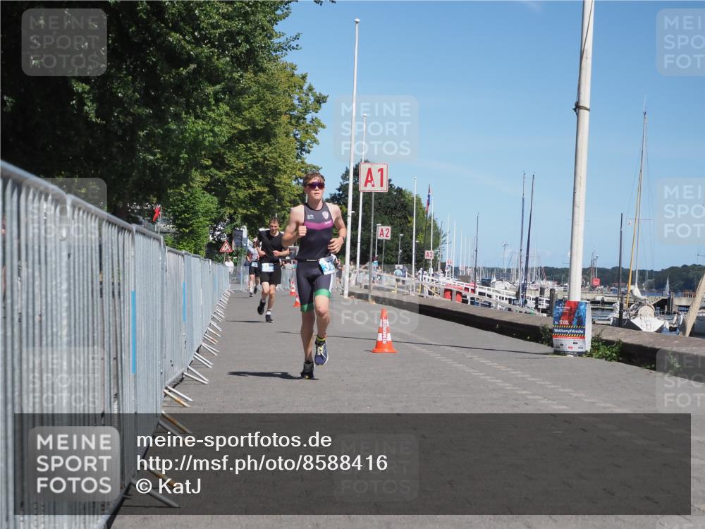 17.08.2025 - KN Förde Triathlon 2025 KatJ http://msf.ph/oto/8588416 17.08.2025 13:32:31 Laufen 395, 509 meine-sportfotos.de