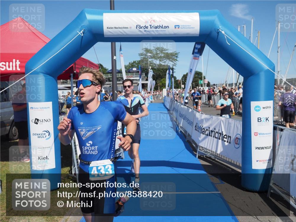 17.08.2025 - KN Förde Triathlon 2025 MichiJ http://msf.ph/oto/8588420 17.08.2025 13:44:29 Laufen 407, 422, 433 meine-sportfotos.de