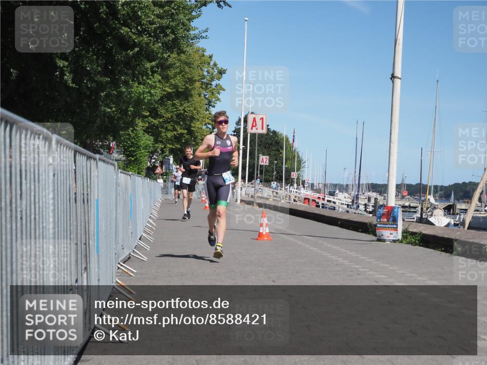 17.08.2025 - KN Förde Triathlon 2025 KatJ http://msf.ph/oto/8588421 17.08.2025 13:32:31 Laufen 395, 509 meine-sportfotos.de