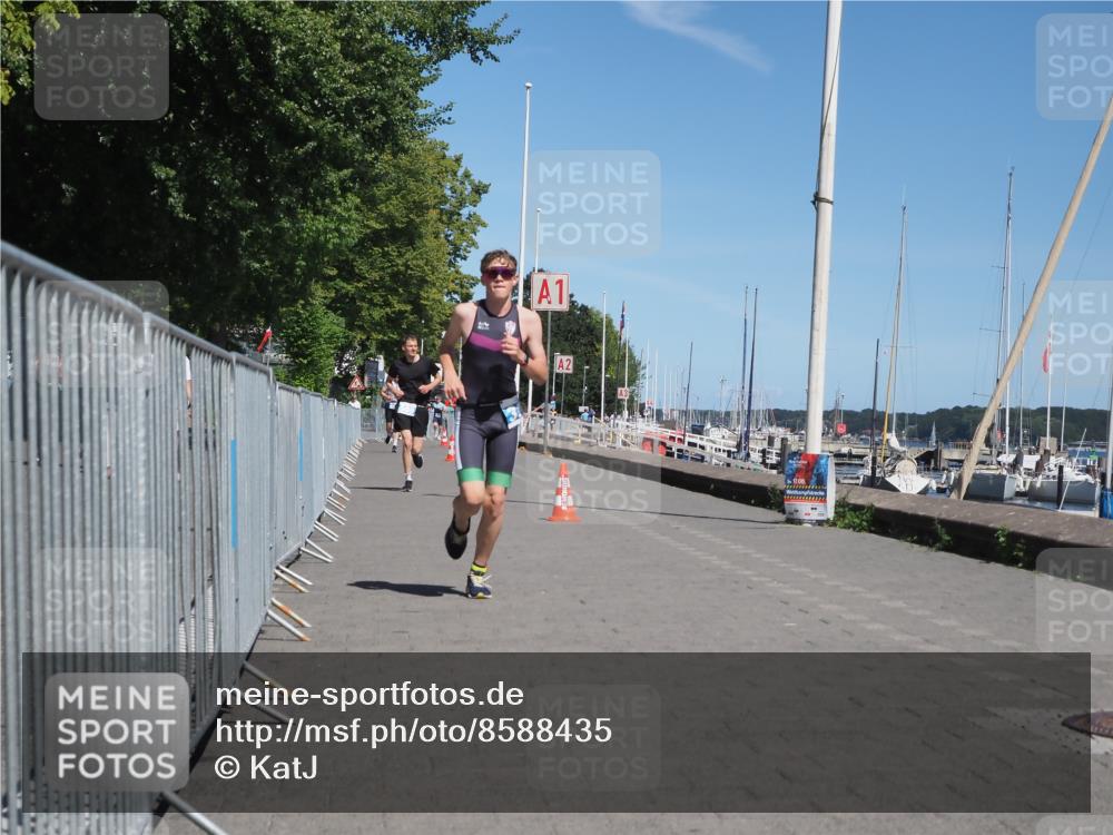 17.08.2025 - KN Förde Triathlon 2025 KatJ http://msf.ph/oto/8588435 17.08.2025 13:32:32 Laufen 395, 509 meine-sportfotos.de