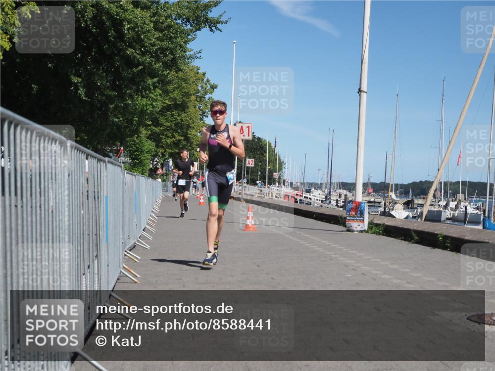 17.08.2025 - KN Förde Triathlon 2025 KatJ http://msf.ph/oto/8588441 17.08.2025 13:32:32 Laufen 395, 509 meine-sportfotos.de