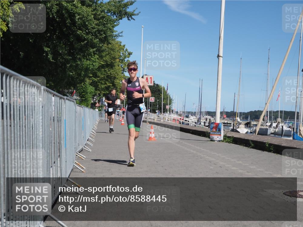 17.08.2025 - KN Förde Triathlon 2025 KatJ http://msf.ph/oto/8588445 17.08.2025 13:32:32 Laufen 395, 509 meine-sportfotos.de