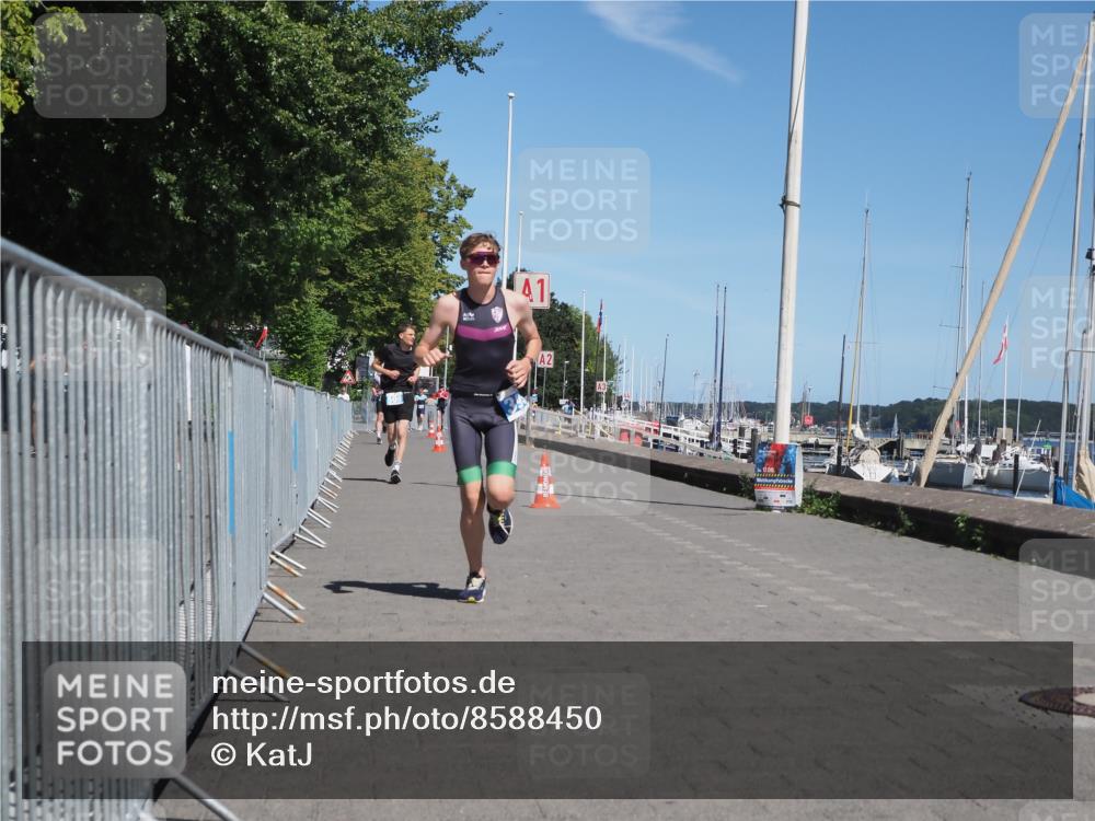 17.08.2025 - KN Förde Triathlon 2025 KatJ http://msf.ph/oto/8588450 17.08.2025 13:32:32 Laufen 395, 509 meine-sportfotos.de