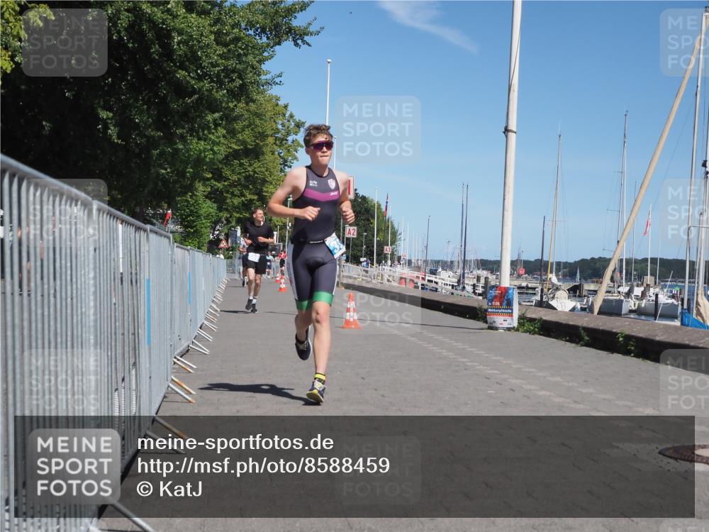 17.08.2025 - KN Förde Triathlon 2025 KatJ http://msf.ph/oto/8588459 17.08.2025 13:32:32 Laufen 395, 509 meine-sportfotos.de