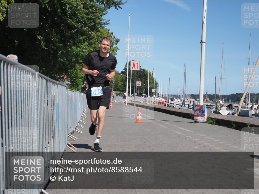 17.08.2025 - KN Förde Triathlon 2025 KatJ http://msf.ph/oto/8588544 17.08.2025 13:32:38 Laufen 414, 509 meine-sportfotos.de
