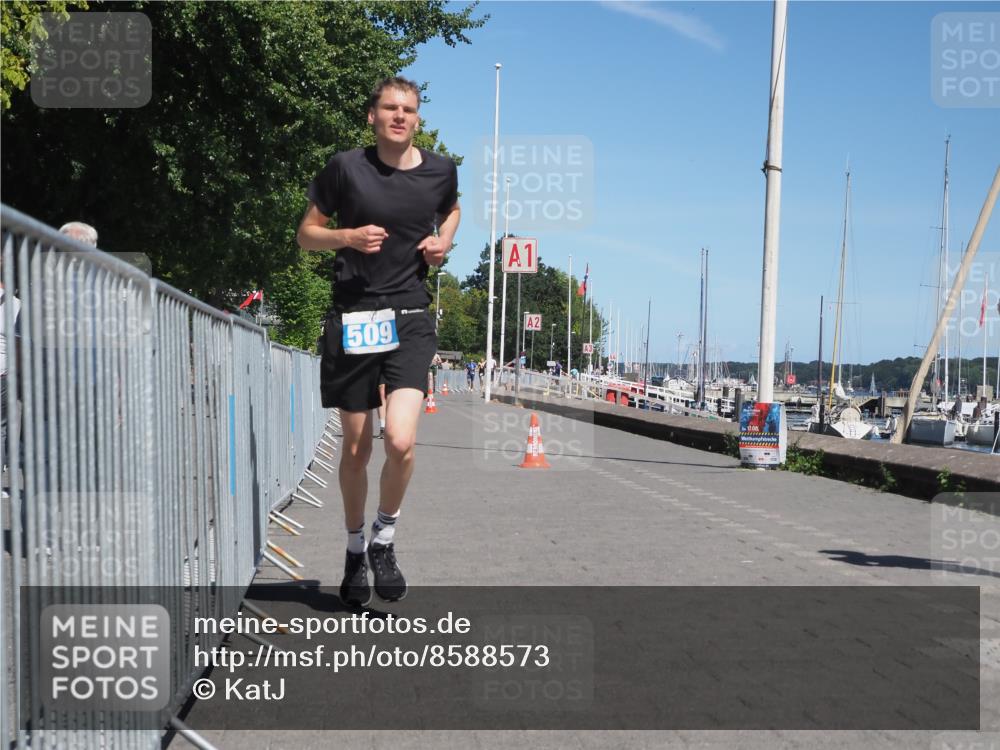 17.08.2025 - KN Förde Triathlon 2025 KatJ http://msf.ph/oto/8588573 17.08.2025 13:32:39 Laufen 414, 509 meine-sportfotos.de