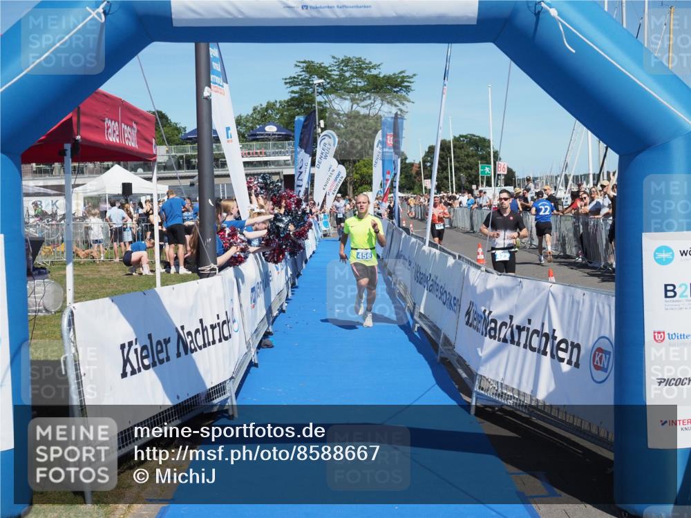 17.08.2025 - KN Förde Triathlon 2025 MichiJ http://msf.ph/oto/8588667 17.08.2025 13:45:19 Laufen 456 meine-sportfotos.de