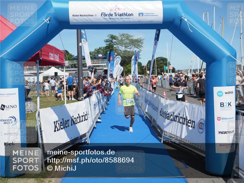 17.08.2025 - KN Förde Triathlon 2025 MichiJ http://msf.ph/oto/8588694 17.08.2025 13:45:20 Laufen 456 meine-sportfotos.de