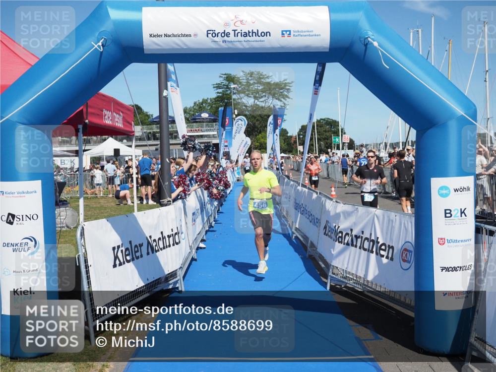 17.08.2025 - KN Förde Triathlon 2025 MichiJ http://msf.ph/oto/8588699 17.08.2025 13:45:20 Laufen 456 meine-sportfotos.de