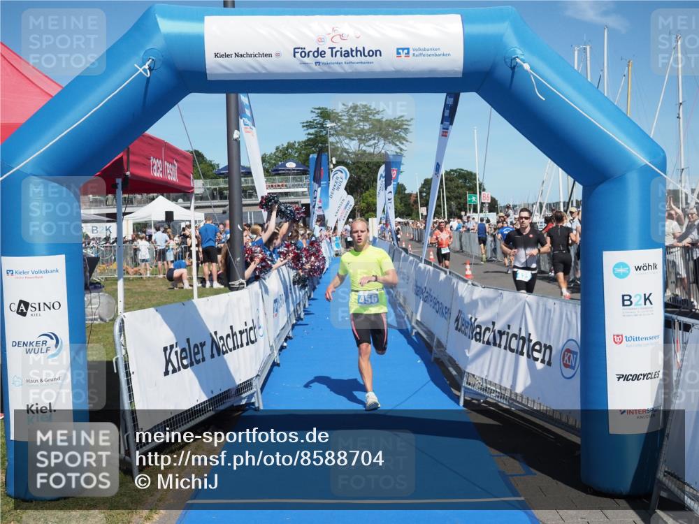 17.08.2025 - KN Förde Triathlon 2025 MichiJ http://msf.ph/oto/8588704 17.08.2025 13:45:20 Laufen 456 meine-sportfotos.de