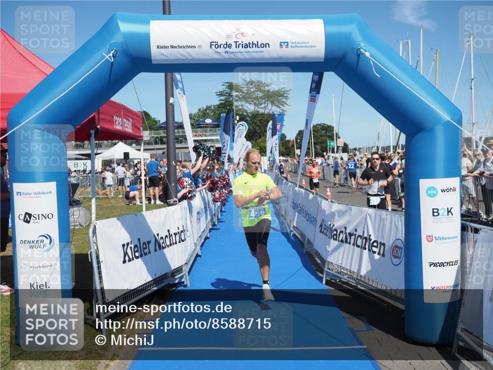 17.08.2025 - KN Förde Triathlon 2025 MichiJ http://msf.ph/oto/8588715 17.08.2025 13:45:20 Laufen 456 meine-sportfotos.de
