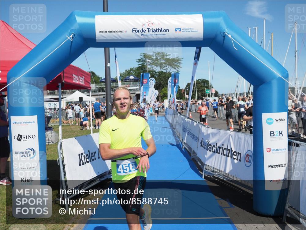 17.08.2025 - KN Förde Triathlon 2025 MichiJ http://msf.ph/oto/8588745 17.08.2025 13:45:21 Laufen 456 meine-sportfotos.de