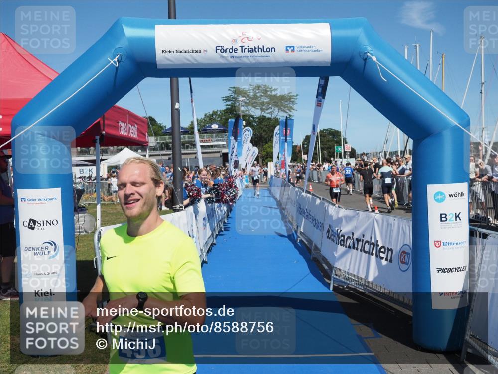 17.08.2025 - KN Förde Triathlon 2025 MichiJ http://msf.ph/oto/8588756 17.08.2025 13:45:21 Laufen 456 meine-sportfotos.de