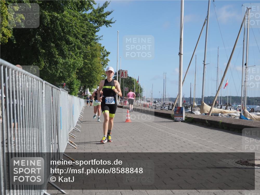 17.08.2025 - KN Förde Triathlon 2025 KatJ http://msf.ph/oto/8588848 17.08.2025 10:40:24 Laufen 205, 207 meine-sportfotos.de