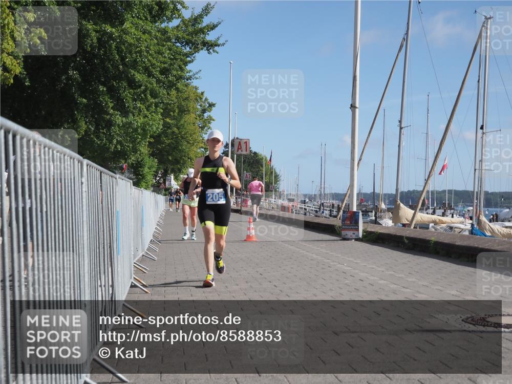 17.08.2025 - KN Förde Triathlon 2025 KatJ http://msf.ph/oto/8588853 17.08.2025 10:40:24 Laufen 205, 207 meine-sportfotos.de