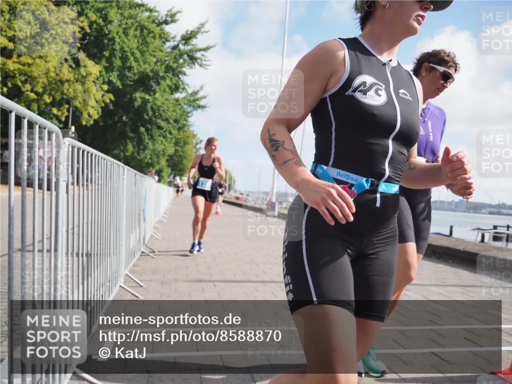 17.08.2025 - KN Förde Triathlon 2025 KatJ http://msf.ph/oto/8588870 17.08.2025 10:15:06 Laufen 128, 138, 159 meine-sportfotos.de