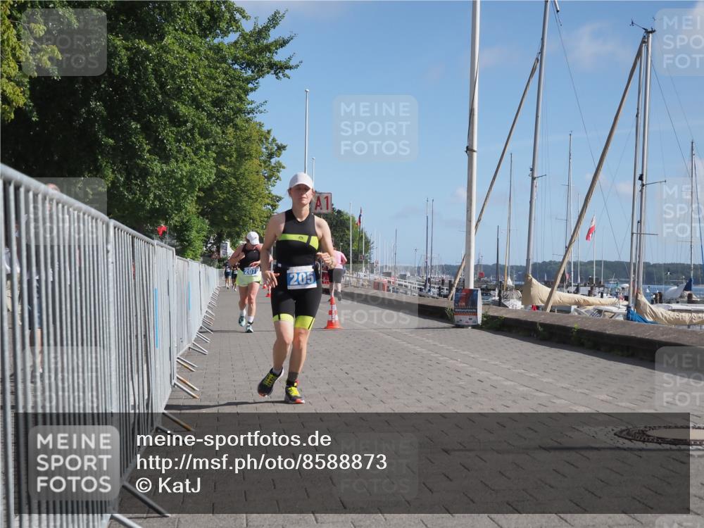 17.08.2025 - KN Förde Triathlon 2025 KatJ http://msf.ph/oto/8588873 17.08.2025 10:40:24 Laufen 205, 207 meine-sportfotos.de