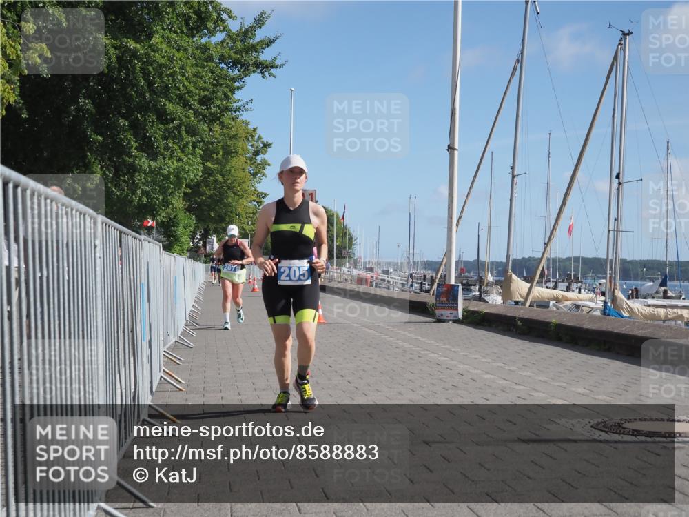17.08.2025 - KN Förde Triathlon 2025 KatJ http://msf.ph/oto/8588883 17.08.2025 10:40:25 Laufen 205, 207 meine-sportfotos.de