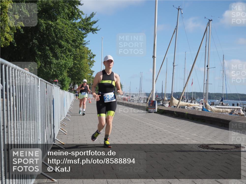 17.08.2025 - KN Förde Triathlon 2025 KatJ http://msf.ph/oto/8588894 17.08.2025 10:40:25 Laufen 205, 207 meine-sportfotos.de