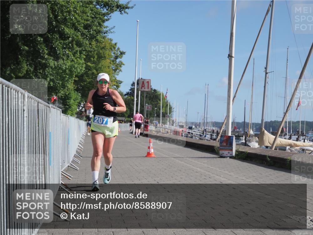 17.08.2025 - KN Förde Triathlon 2025 KatJ http://msf.ph/oto/8588907 17.08.2025 10:40:28 Laufen 205, 207 meine-sportfotos.de