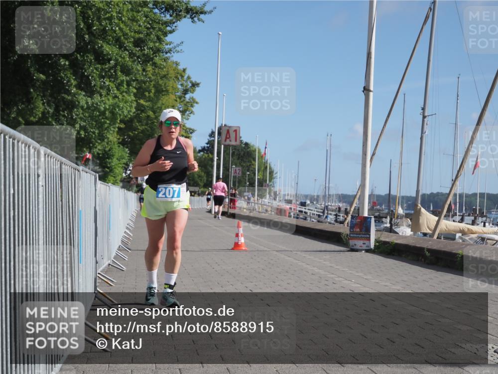 17.08.2025 - KN Förde Triathlon 2025 KatJ http://msf.ph/oto/8588915 17.08.2025 10:40:29 Laufen 205, 207 meine-sportfotos.de