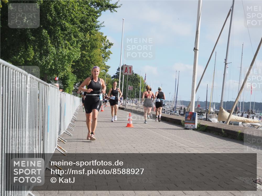 17.08.2025 - KN Förde Triathlon 2025 KatJ http://msf.ph/oto/8588927 17.08.2025 10:15:17 Laufen 142, 183, 215 meine-sportfotos.de