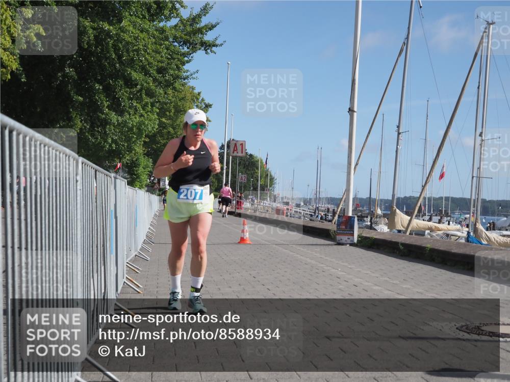17.08.2025 - KN Förde Triathlon 2025 KatJ http://msf.ph/oto/8588934 17.08.2025 10:40:29 Laufen 205, 207 meine-sportfotos.de